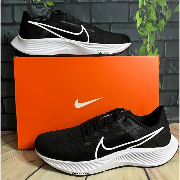 Nike Air Zoom Pegasus 38 - Picture 1 of 10